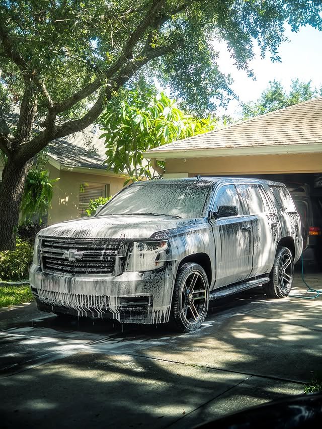 Foam bath on SUV in Sarasota, FL